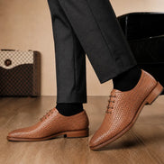 Morrigan Full-Woven Oxford // Mahogany Burgundy