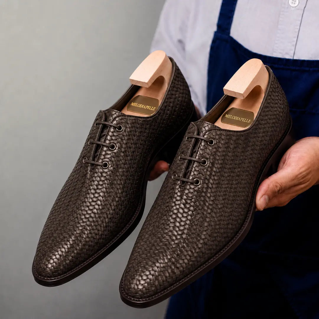 Morrigan Full-Woven Oxford // Mahogany Burgundy