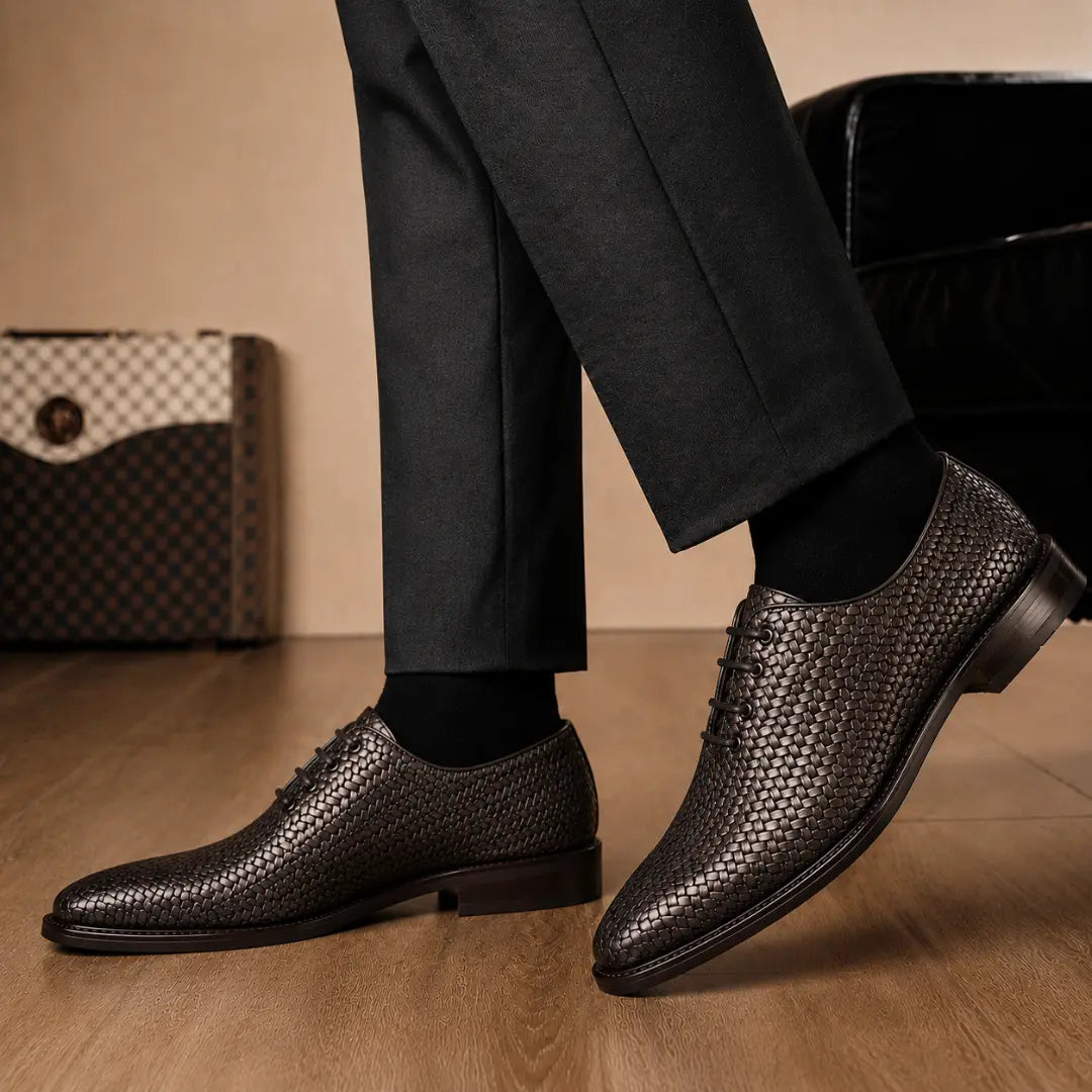 Morrigan Full-Woven Oxford // Mahogany Burgundy