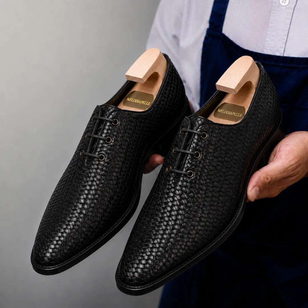 Morrigan Full-Woven Oxford // Mahogany Burgundy