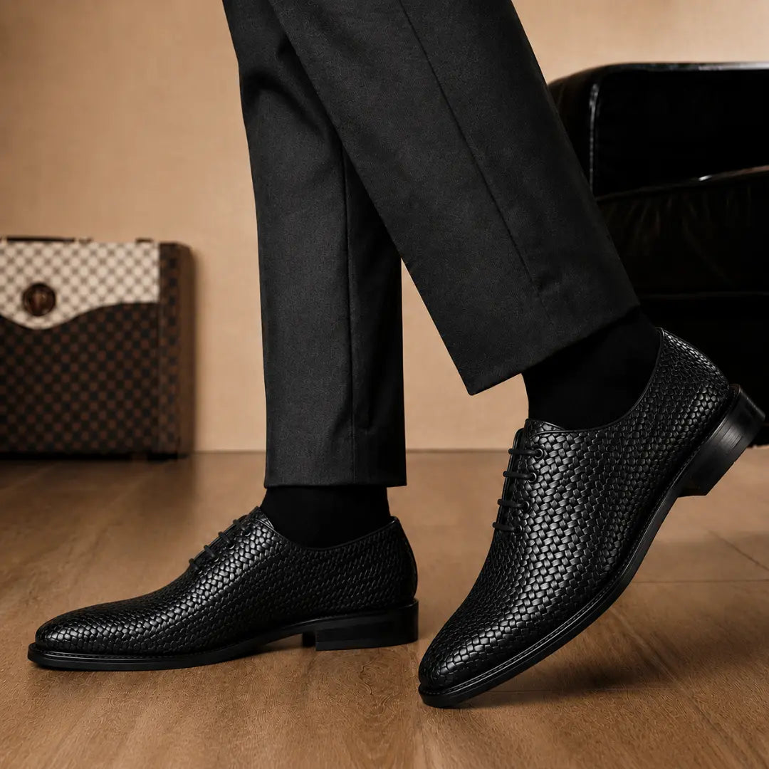 Morrigan Full-Woven Oxford // Mahogany Burgundy