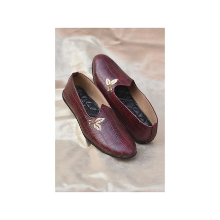 Mandapam Croc-Embossed Leaf Mojari for Men - Embellished Leather Mojari Shoes