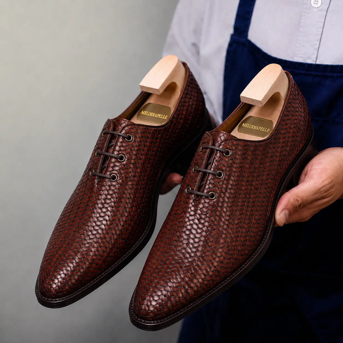 Morrigan Full-Woven Oxford // Mahogany Burgundy