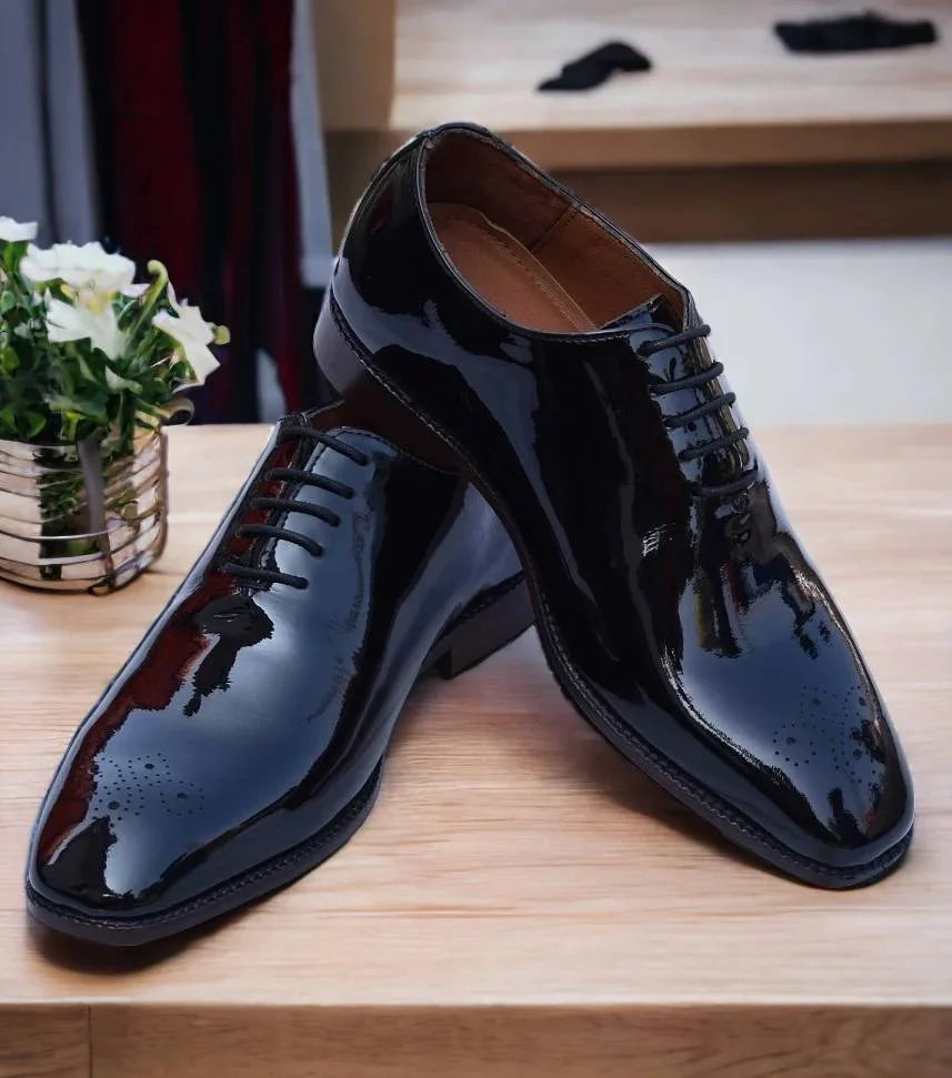 Maglione Patent Medallion Wholecut Oxford for Men - Glossy Tuxedo Oxford Shoes