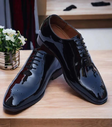 Maglione Patent Medallion Wholecut Oxford for Men - Glossy Tuxedo Oxford Shoes