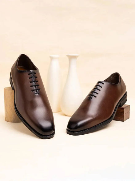 Monteriggioni Soft-Glow Wholecut Oxford for Men - Classic Leather Oxford Shoes