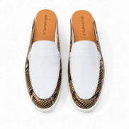 Melodiapelle Madise Mule in white leather with snake-print brown detailing, pair top-down view, handcrafted in Agra