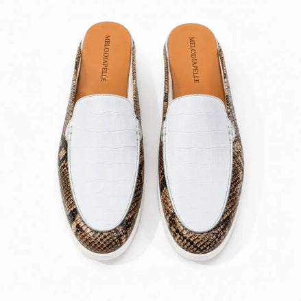 Melodiapelle Madise Mule in white leather with snake-print brown detailing, pair top-down view, handcrafted in Agra