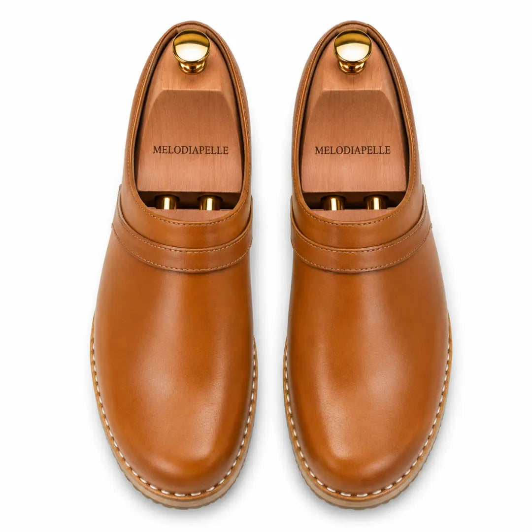 Melodiapelle Madison Mule in tan leather, pair top-down view, handcrafted in Agra