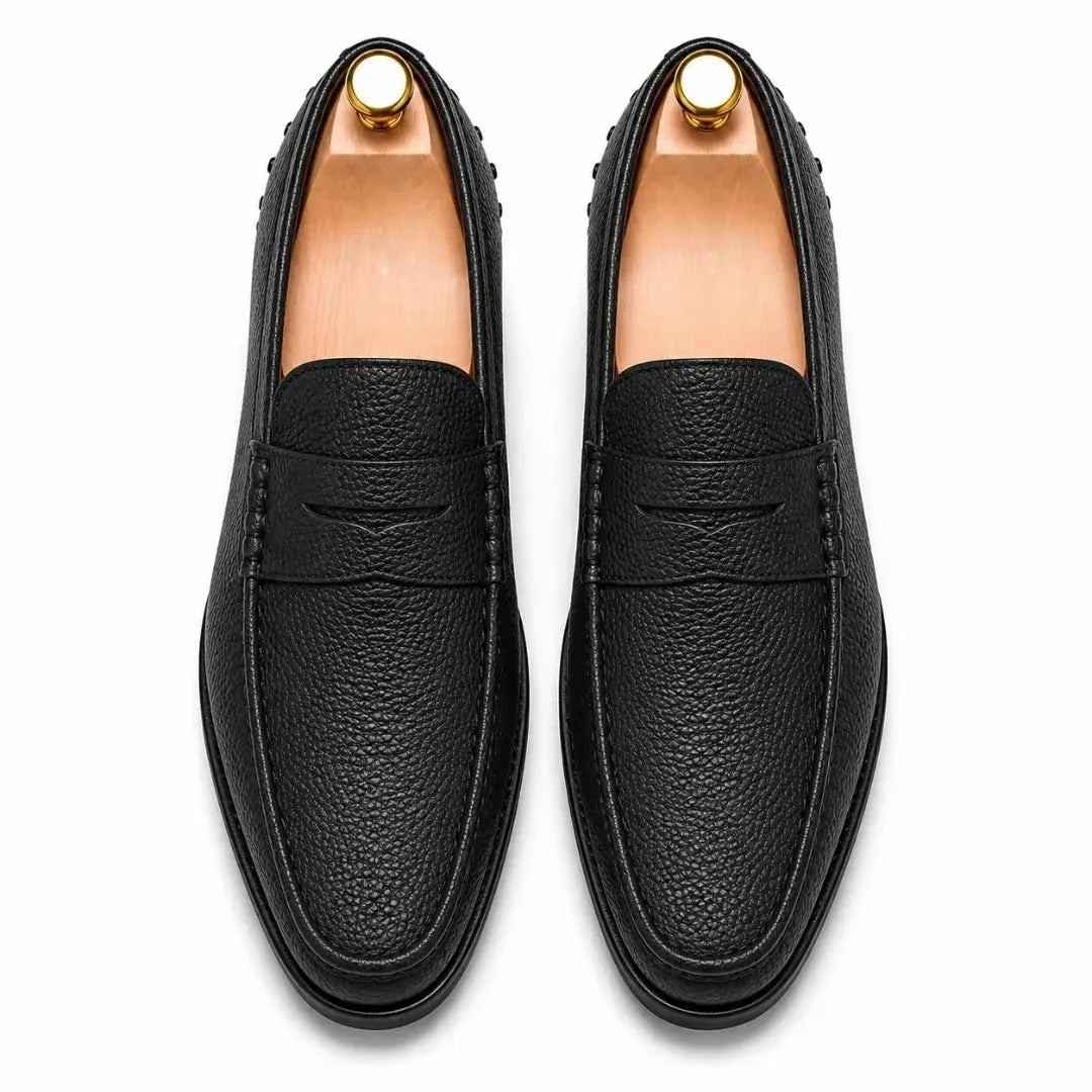Melodiapelle Manhattan Loafer in black leather, pair top-down view, handcrafted in Agra