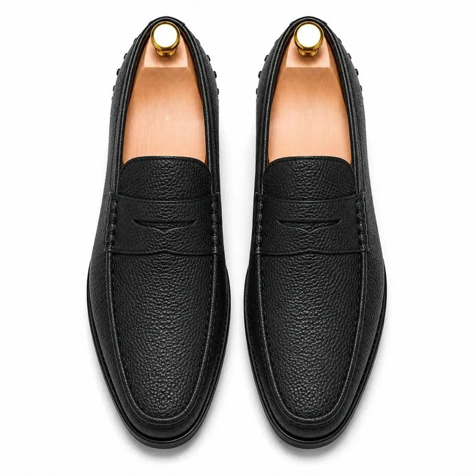 Melodiapelle Manhattan Loafer in black leather, pair top-down view, handcrafted in Agra