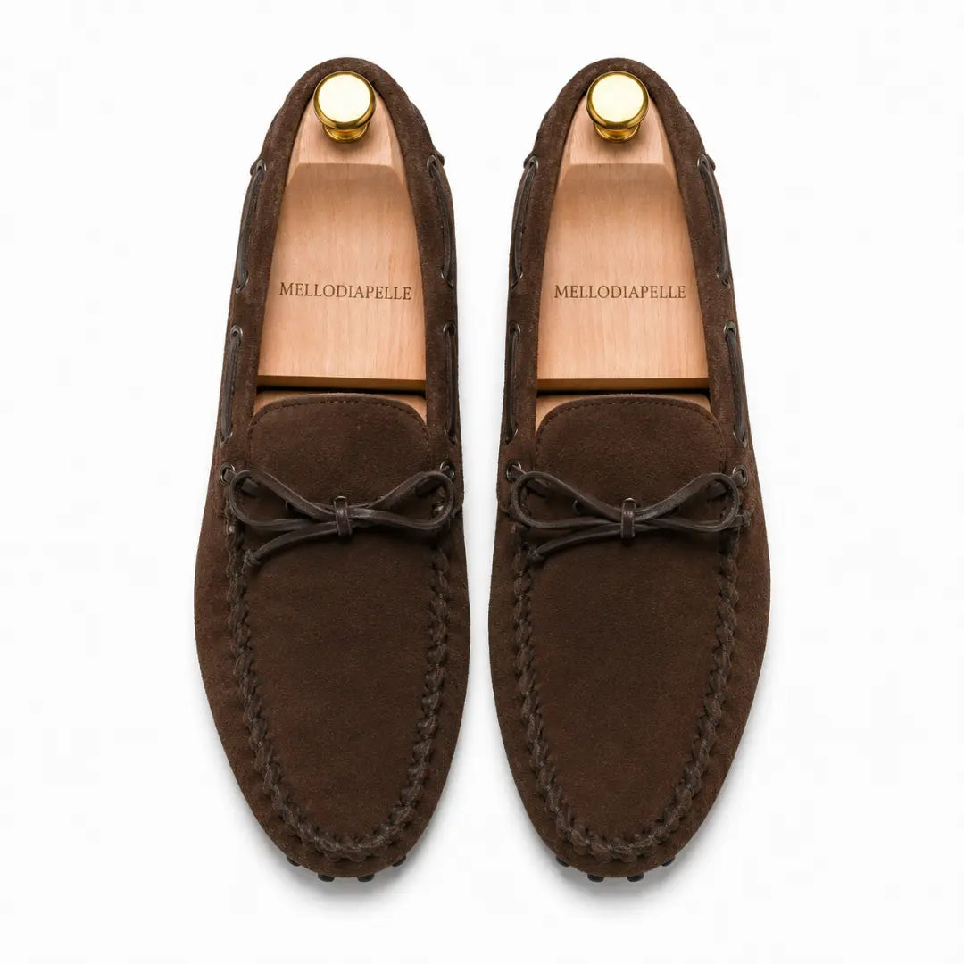 Melodiapelle Mansfield Loafer in dark brown suede, pair top-down view, handcrafted in Agra