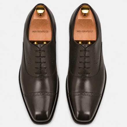 Melodiapelle Marcello Semi-Brogue Oxford in brown leather, pair top-down view, handcrafted in Agra