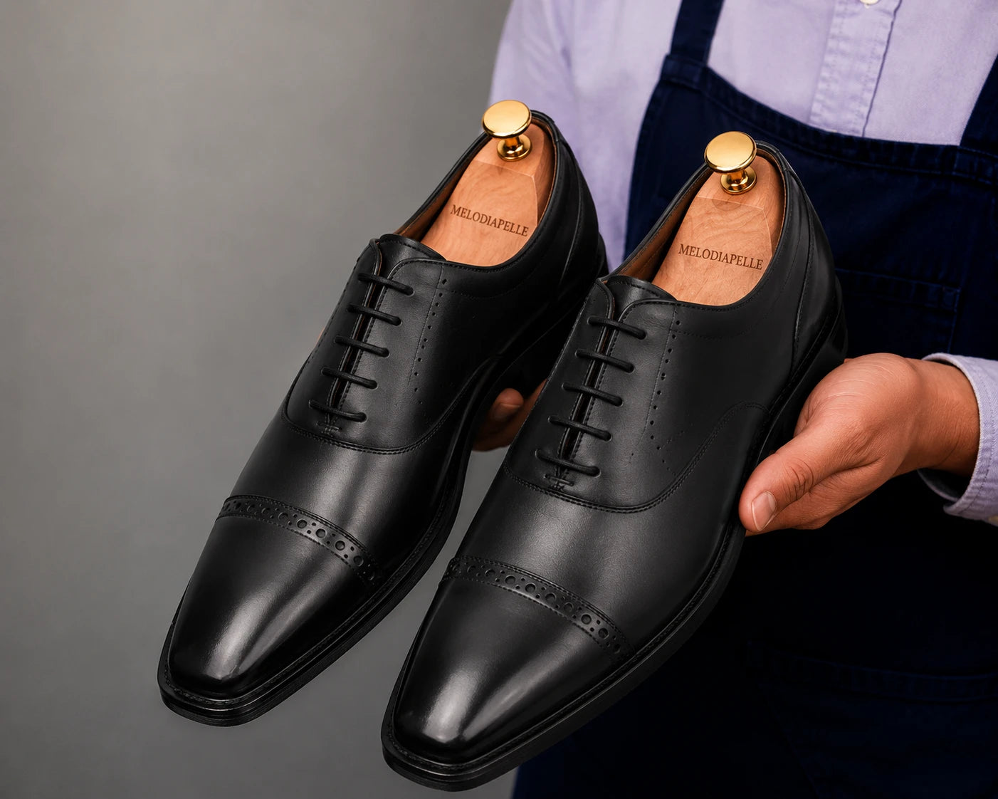 Man wearing Melodiapelle Marcello Semi-Brogue Oxford in nero black, styled close-up
