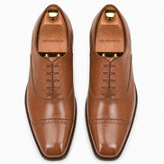 Melodiapelle Marcello Semi-Brogue Oxford in tan leather, pair top-down view, handcrafted in Agra