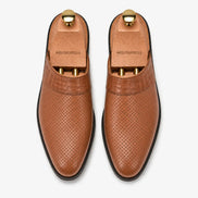 Melodiapelle Marshall Mule in tan leather, pair top-down view, handcrafted in Agra