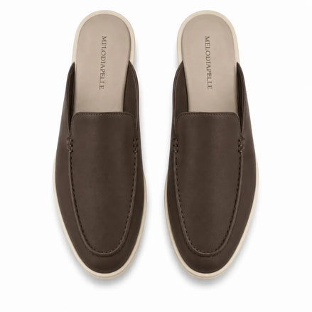 Melodiapelle Massimo Mule in dark brown leather, pair top-down view, handcrafted in Agra