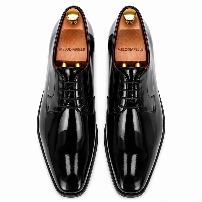 Melodiapelle Matera Plain-Toe Derby in nero black leather, pair top-down view, handcrafted in Agra