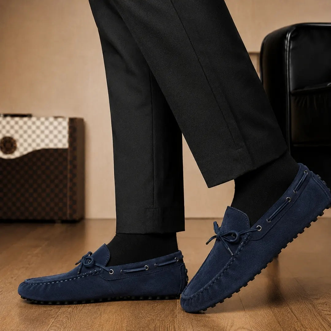 Melodiapelle Mathews Loafer in navy blue suede worn with trousers, on-feet shot