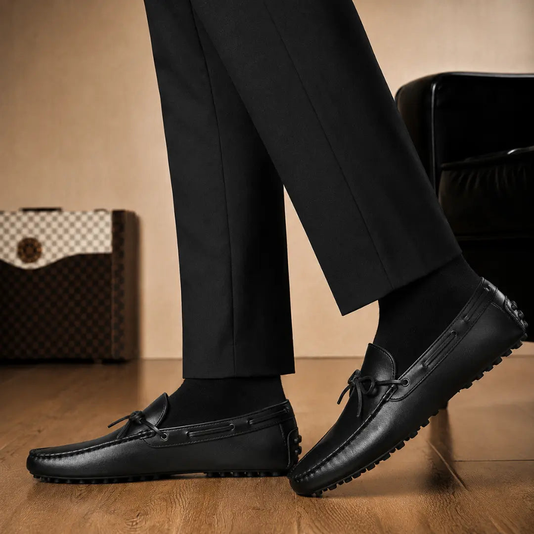 Melodiapelle Missouri Loafer in black leather worn with trousers, on-feet shot