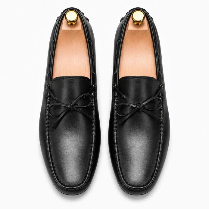 Melodiapelle Missouri Loafer in black leather, pair top-down view, handcrafted in Agra