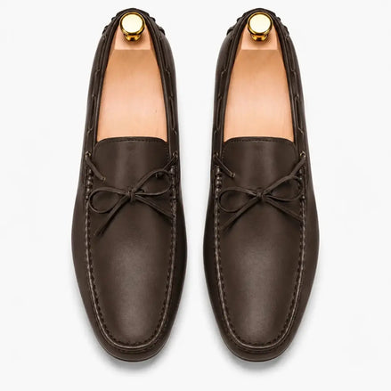 Melodiapelle Missouri Loafer in dark brown leather, pair top-down view, handcrafted in Agra