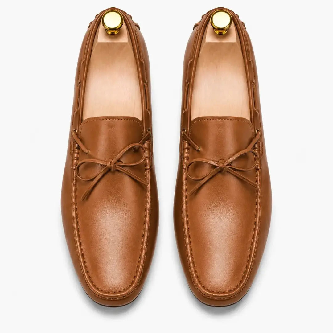 Melodiapelle Missouri Loafer in tan leather, pair top-down view, handcrafted in Agra