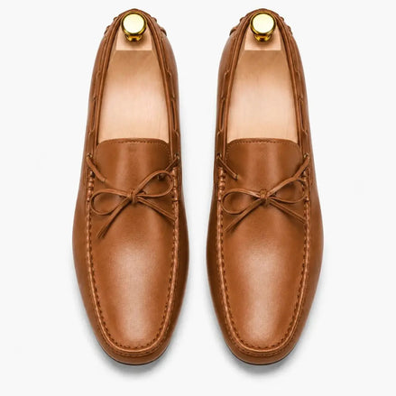 Melodiapelle Missouri Loafer in tan leather, pair top-down view, handcrafted in Agra