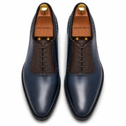 Melodiapelle Montserrat Two-Tone Saddle Oxford in navy and dark brown leather, pair top-down view, handcrafted in Agra
