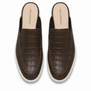 Melodiapelle Moreno Mule in dark brown croc-embossed leather, pair top-down view, handcrafted in Agra