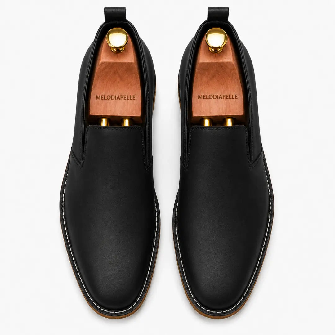 Melodiapelle Moscow Opera Slip-On in black leather, pair top-down view, handcrafted in Agra