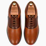 Melodiapelle Motif Golf Shoe in two-tone tan and dark brown leather, pair top-down view, handcrafted in Agra