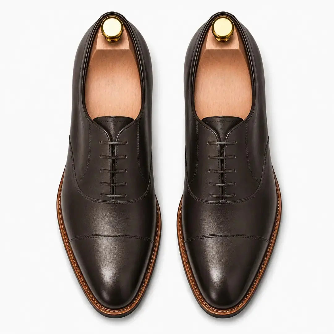 Melodiapelle Mount Pleasant Oxford in dark brown leather, pair top-down view, handcrafted in Agra
