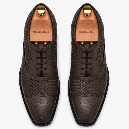Melodiapelle Munich Woven Brogue Oxford in brown leather, pair top-down view, handcrafted in Agra